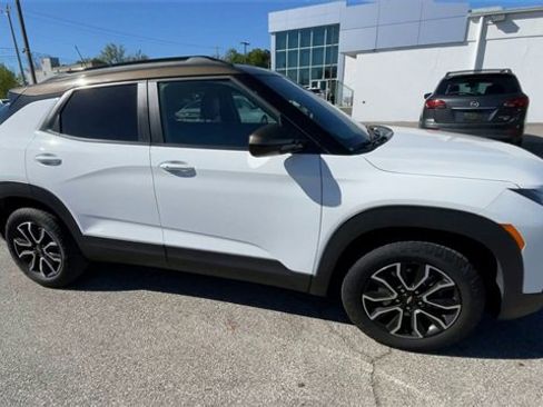 Used 2021 Chevrolet TrailBlazer ACTIV w/ Convenience Package image 3