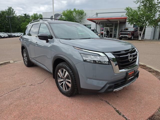 Used 2024 Nissan Pathfinder SL AWD/4WD image 7