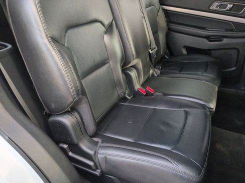 Certified 2018 Ford Explorer XLT w/ Equipment Group 202A image 22