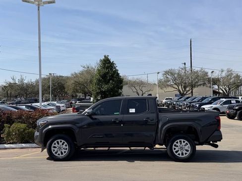 Used 2026 Toyota Tacoma SR5 image 4
