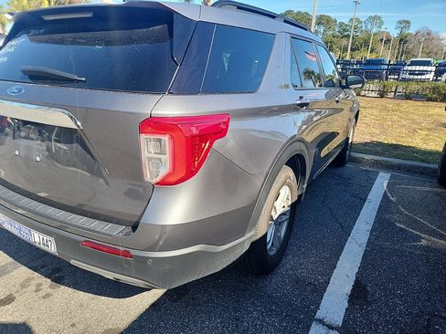 Used 2022 Ford Explorer XLT w/ Equipment Group 202A image 2