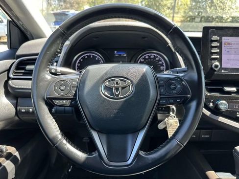 Used 2023 Toyota Camry SE image 18