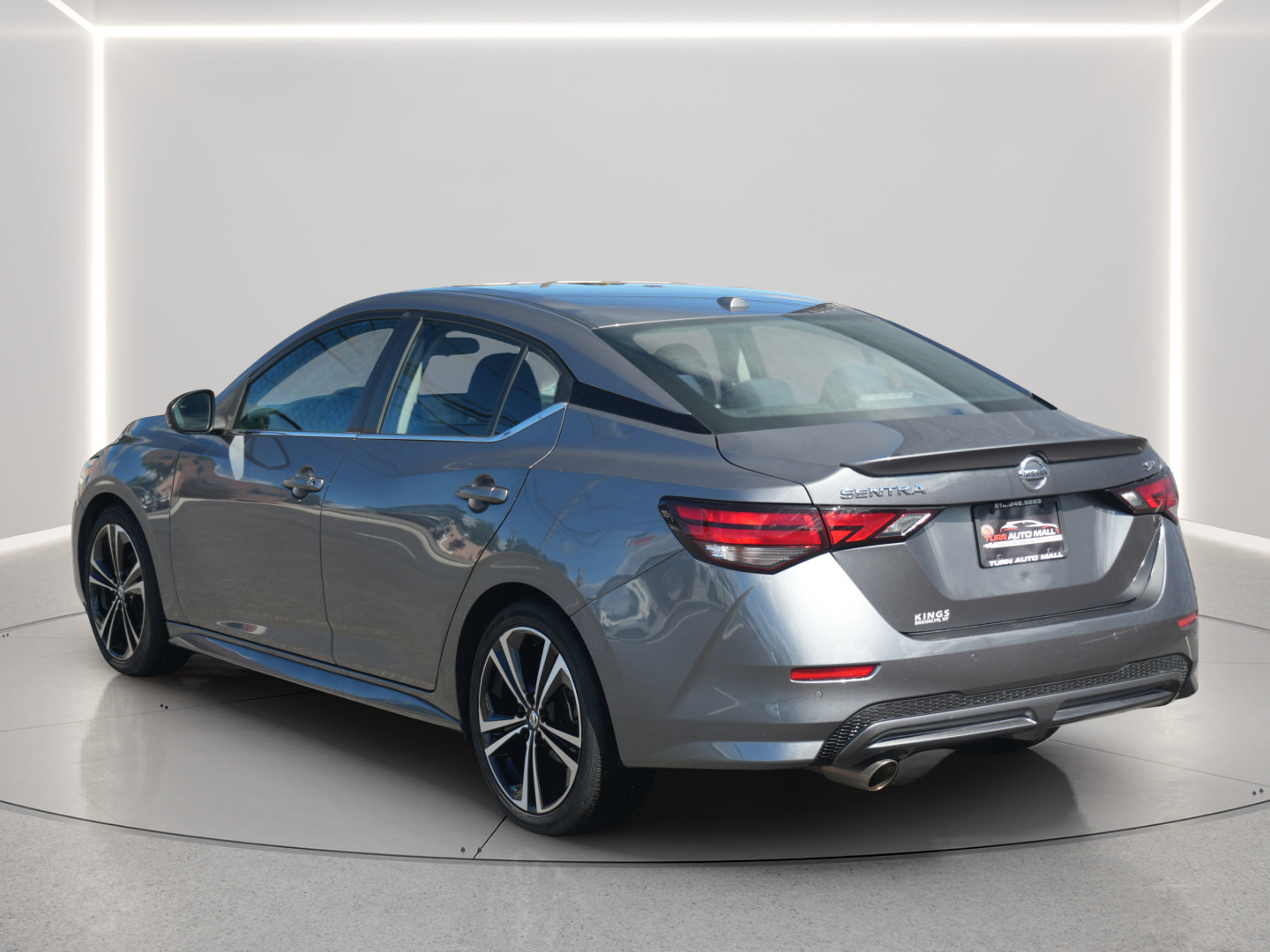 Used 2022 Nissan Sentra SR w/ Trunk Package FWD image 3
