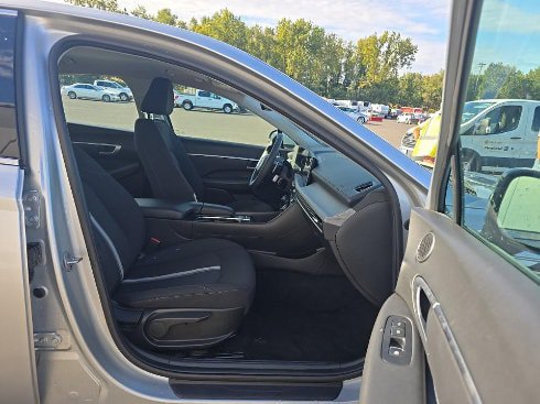 Used 2025 Hyundai Sonata SEL FWD image 8