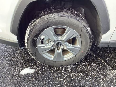 Used 2025 Toyota RAV4 XLE image 30