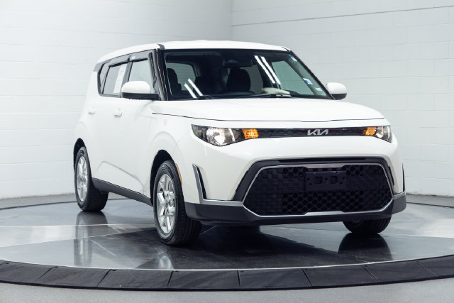Used 2023 Kia Soul LX w/ Option Group 015 FWD image 4