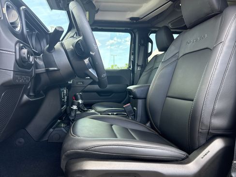 Used 2024 Jeep Wrangler Unlimited Sahara w/ Safety Group AWD/4WD image 15