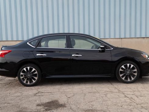 Used 2019 Nissan Sentra SR FWD image 10