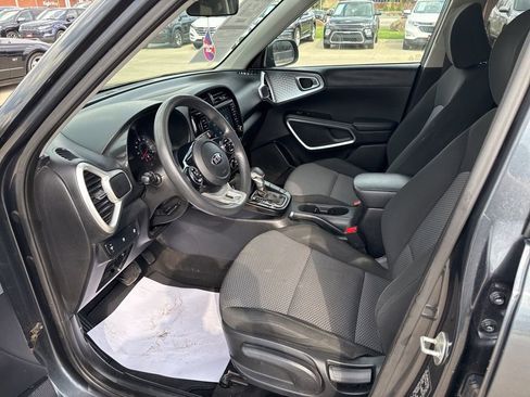 Used 2020 Kia Soul LX image 23