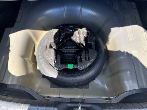 Used 2022 Hyundai Elantra SEL w/ Convenience Package FWD image 11