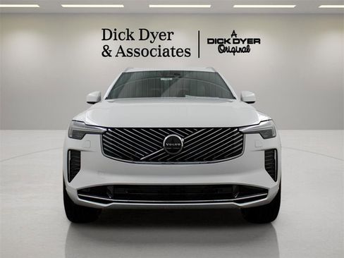 New 2026 Volvo XC90 B5 Core w/ Protection Package Premier image 8