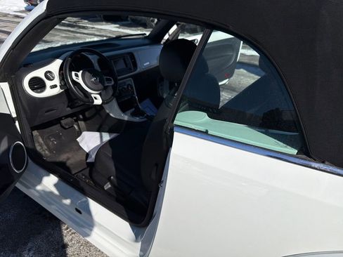 Used 2018 Volkswagen Beetle 2.0T S image 21