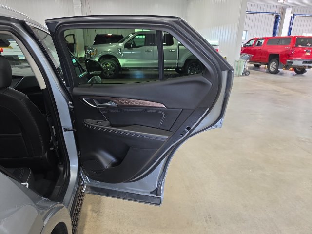 Used 2023 Buick Envision Avenir AWD/4WD image 28