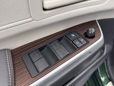 Certified 2021 Toyota Sienna LE image 37