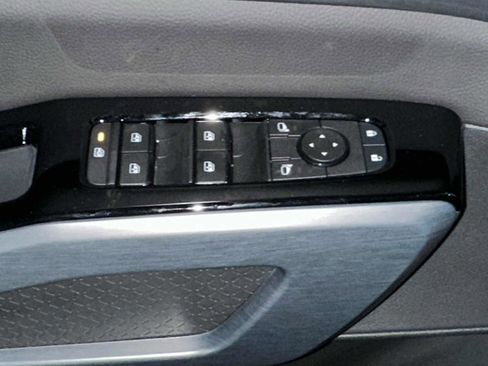 New 2025 Nissan Pathfinder SL image 23