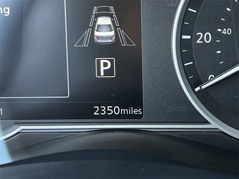 Certified 2025 Nissan Versa SR w/ Trunk Package image 13