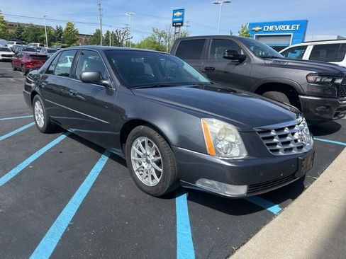 Used 2010 Cadillac DTS Luxury FWD image 1
