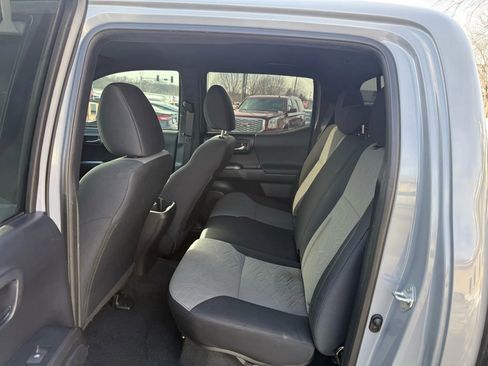 Used 2021 Toyota Tacoma TRD Sport w/ Technology Package image 9