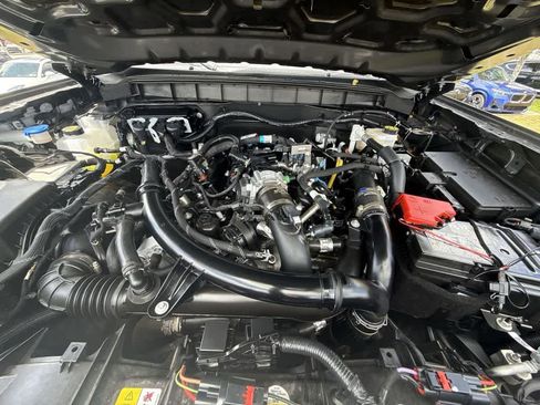 Used 2025 Ford Bronco Heritage Edition AWD/4WD image 12