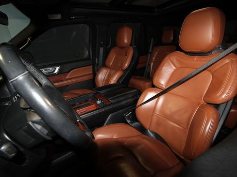 Used 2020 Lincoln Navigator Reserve w/ Equipment Group 208A Reserve AWD/4WD image 4