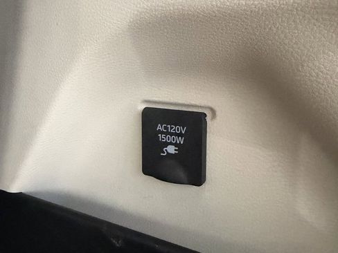 Certified 2021 Toyota Sienna Platinum image 33