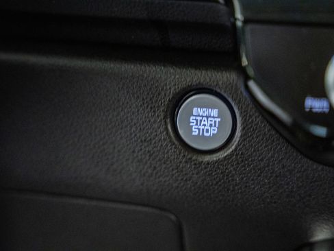 Used 2025 Kia Carnival SX Prestige image 32