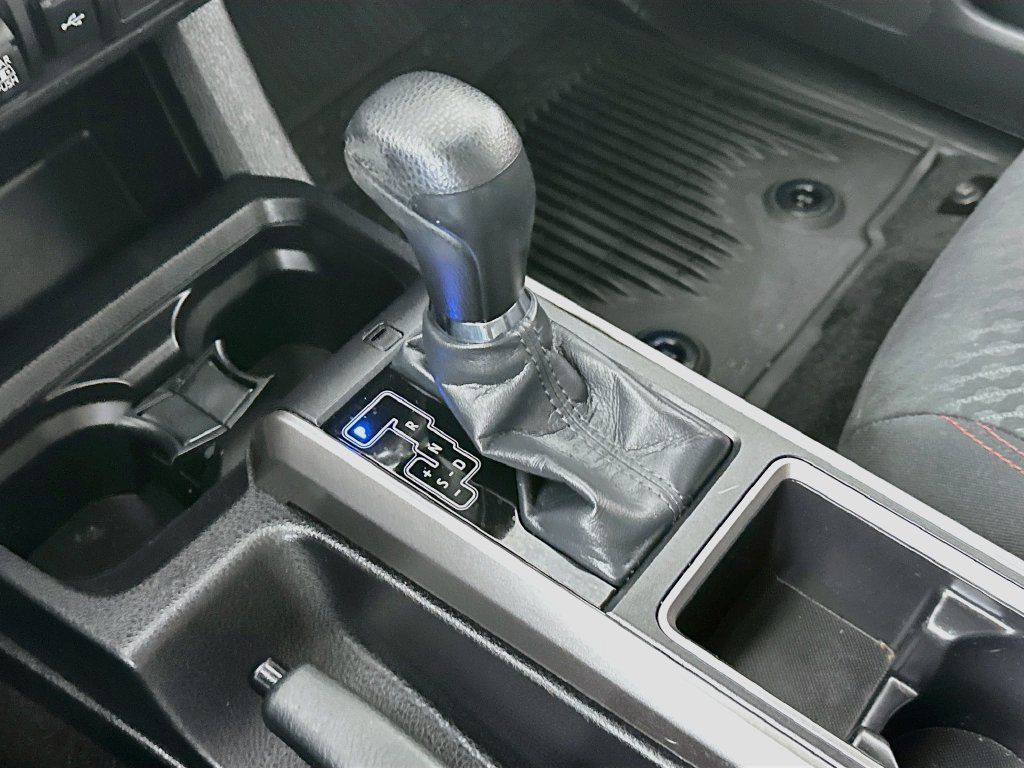 Used 2023 Toyota Tacoma SR5 w/ Technology Package AWD/4WD image 16