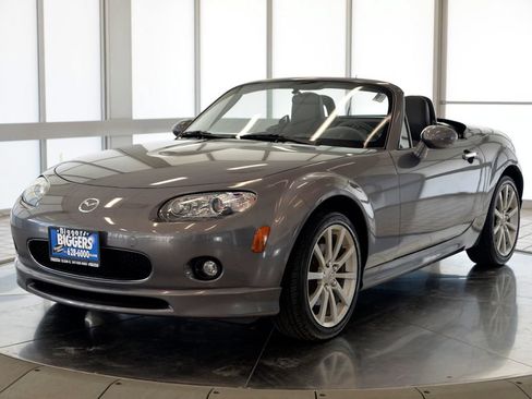 Used 2008 MAZDA MX-5 Miata Grand Touring w/ Premium Pkg RWD image 4
