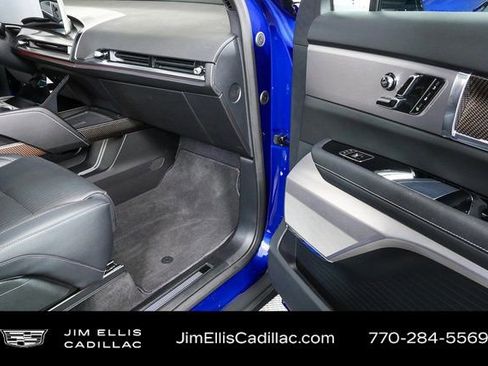 Used 2026 Cadillac Vistiq Sport image 25