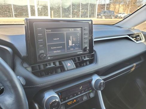 Used 2022 Toyota RAV4 XLE w/ Convenience Package image 26