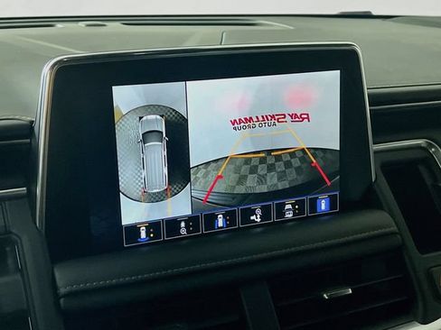 Used 2023 GMC Yukon XL AT4 w/ Technology Package AWD/4WD image 18