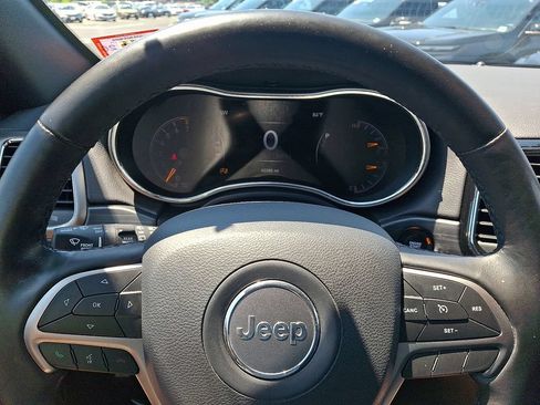 Used 2020 Jeep Grand Cherokee Limited AWD/4WD image 20