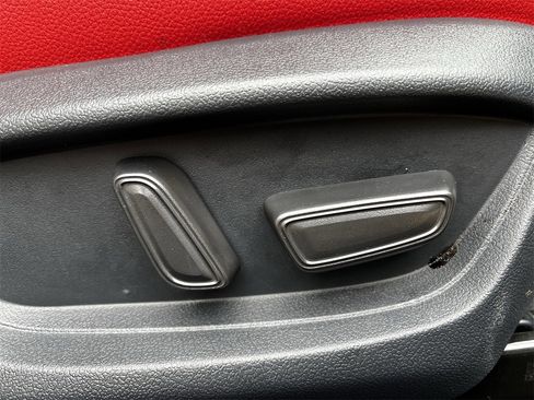 Used 2025 Toyota Camry XSE image 26