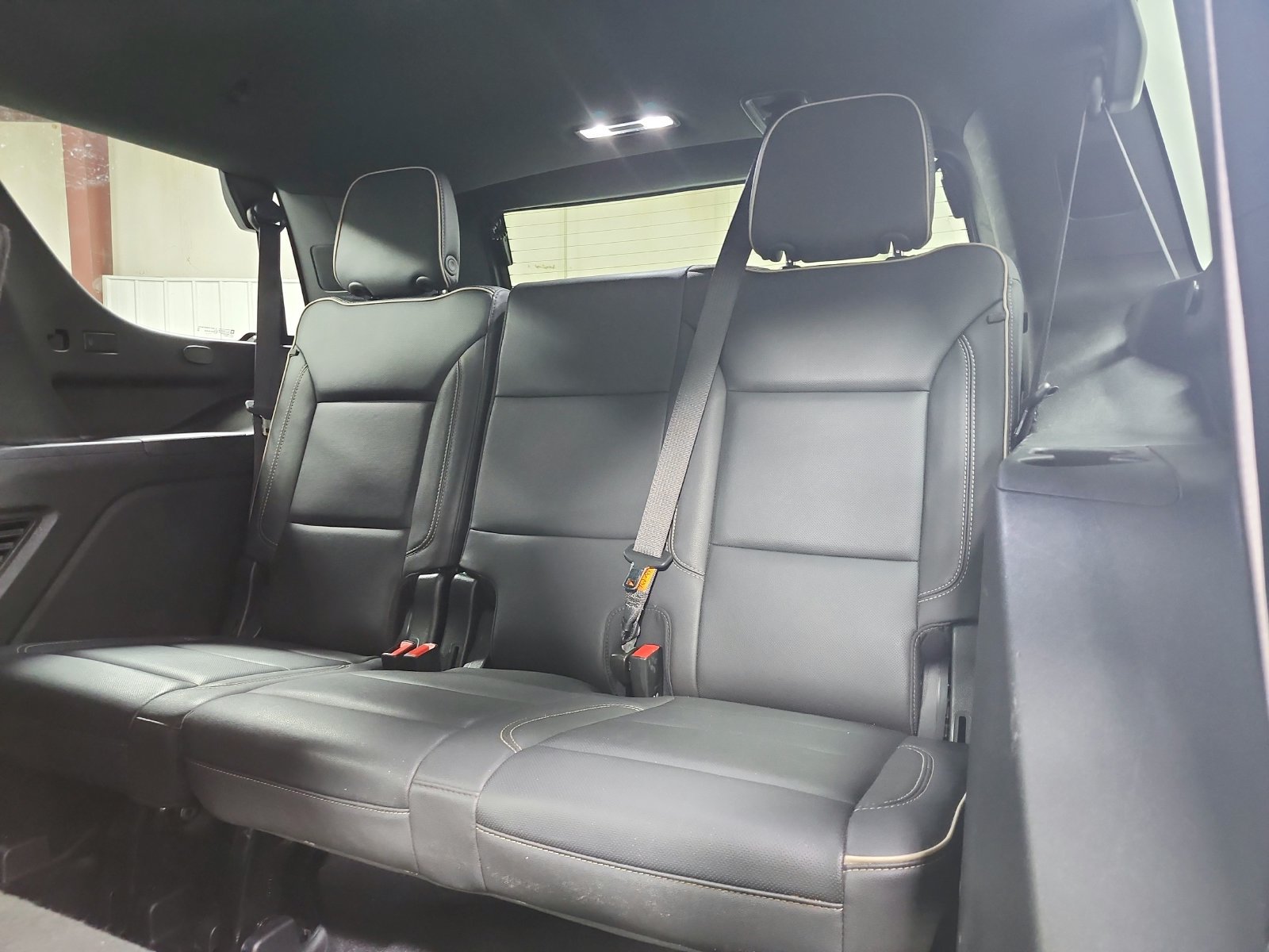 Used 2023 GMC Yukon SLT RWD image 13