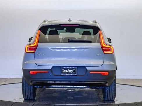 New 2026 Volvo XC40 B4 Plus w/ Climate Package image 3