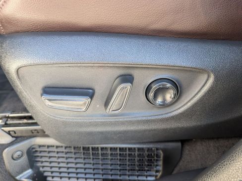 Used 2022 Toyota Sienna Platinum image 16