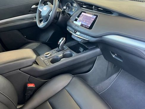 Used 2023 Cadillac XT4 Premium Luxury FWD image 20