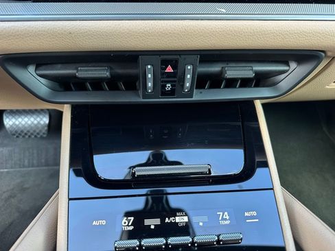 Used 2024 Porsche Cayenne image 23