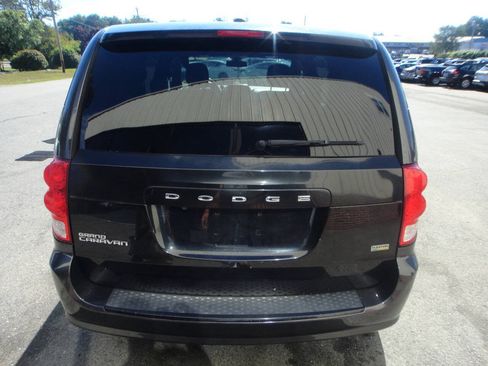 Used 2019 Dodge Grand Caravan SXT w/ Driver Convenience Group FWD image 5