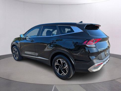 Used 2023 Kia Sportage LX FWD image 5
