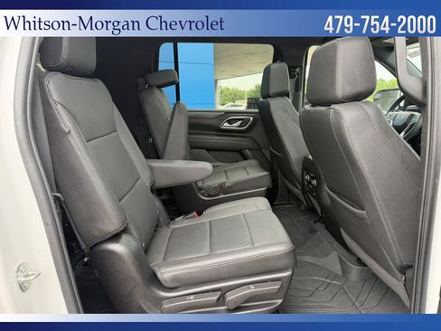 Used 2024 Chevrolet Suburban Z71 w/ Luxury Package AWD/4WD image 14