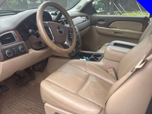 Used 2008 GMC Sierra 1500 SLT w/ SLT Preferred Package AWD/4WD image 3