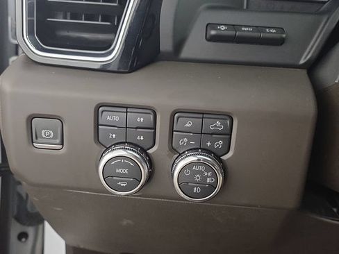 Used 2023 GMC Sierra 1500 Denali w/ Technology Package AWD/4WD image 26