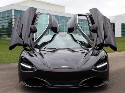 Used 2018 McLaren 720S Performance image 4