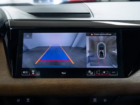 Used 2022 Audi e-tron GT Prestige w/ Prestige Package image 13