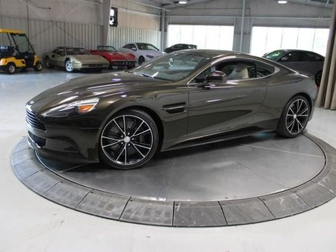 Used 2014 Aston Martin Vanquish Coupe RWD image 3