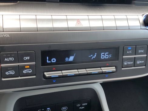 Used 2024 Hyundai Kona SEL FWD image 13