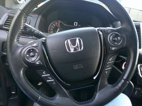 Used 2017 Honda Pilot Touring image 69
