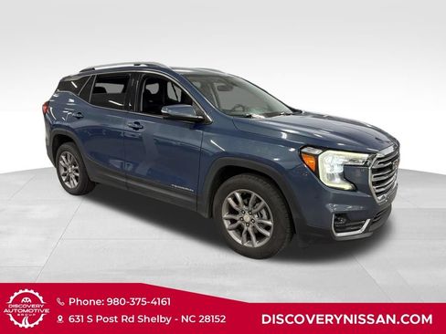 Used 2024 GMC Terrain SLT AWD/4WD image 4