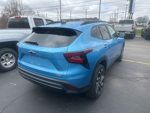 Used 2025 Chevrolet Trax RS w/ Driver Confidence Package image 2